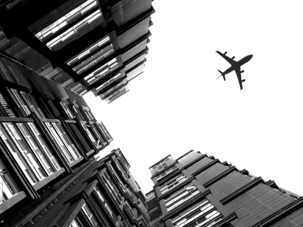 厦门今年首场土拍揽金46.1亿元，如何优化房地产调控?