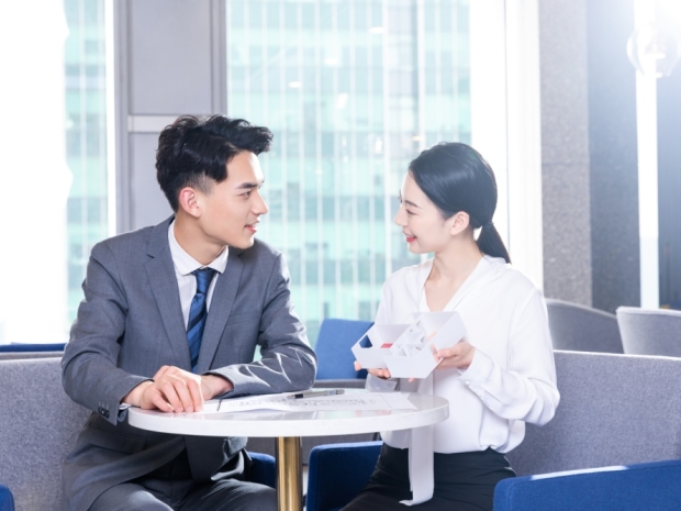 深圳楼市冷暖：房产中介收入减半，房价走势将如何变化？